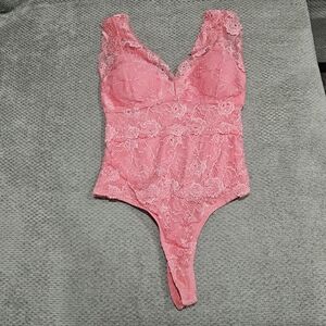 3/$15! Pink Coral Lace Bodysuit, Lightly Lined Cups, Snaps, Small